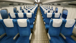 なぜ新幹線の座席は、通路をはさんで2列と3列に分かれているんだろう？